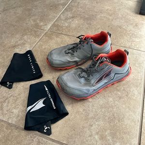 Altra Lone Peak 5 Men’s 9.5 Trail Running Shoe with Gaiters